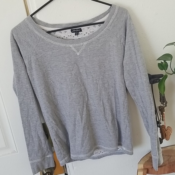 Gray long sleeves skull sweatshirt top - Picture 6 of 7